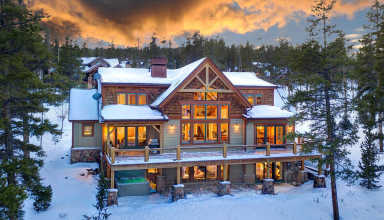 Moose Tracks Lodge
