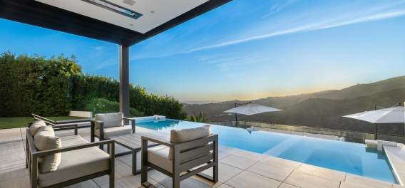 Linda Flora Modern Estate