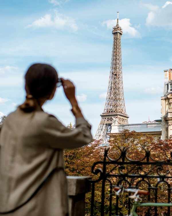 Emily’s choice: Paris or Rome?