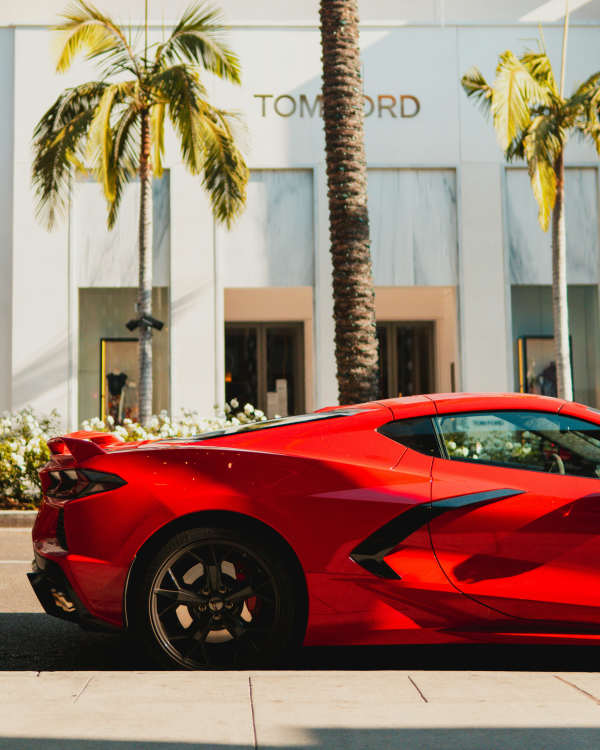 Explore the City of Angels in style with our Los Angeles travel guide
