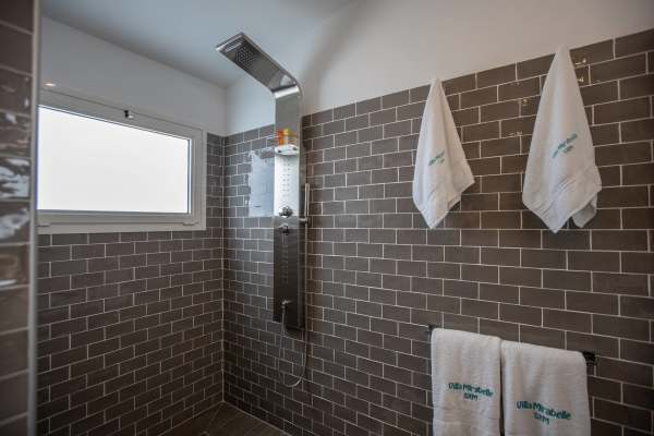 e90a2268-5283-4b32-acd9-bfed5b274bb3