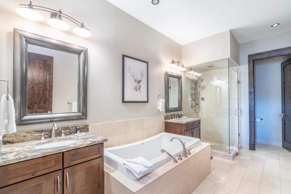5851d51d-9dab-455f-bf3d-c2287f93ef52