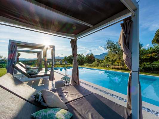 63a05042-3249-4313-b573-f483cec9cc0f