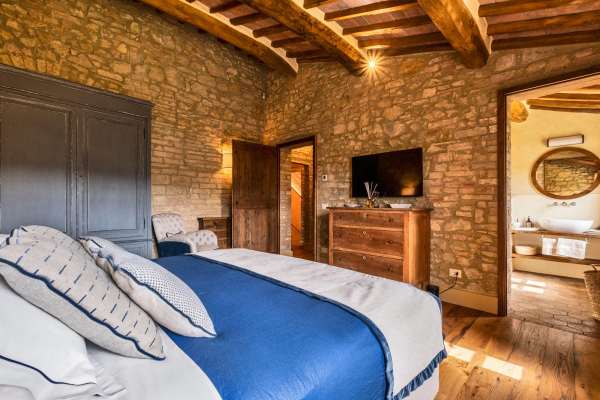 b11e7e5f-7b7a-48a3-a041-f3f8f0e938fd
