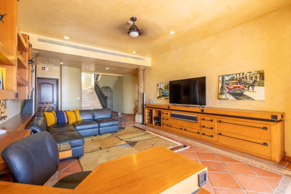 d5e3318b-bacf-4e67-ab6a-f22ac547f5ff