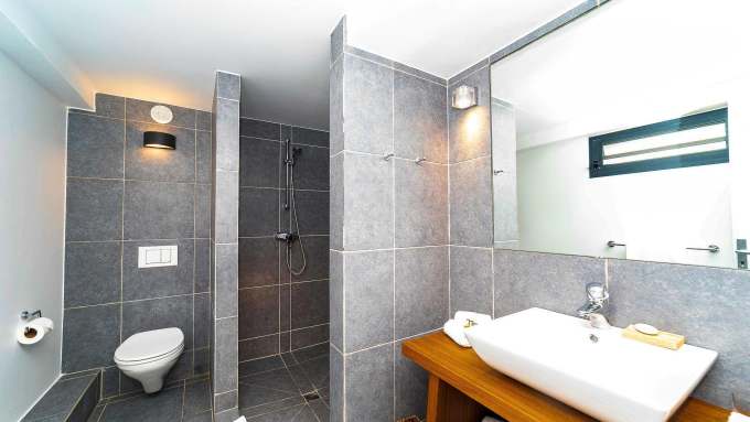 61981211-b4a7-4755-b456-619c917df381